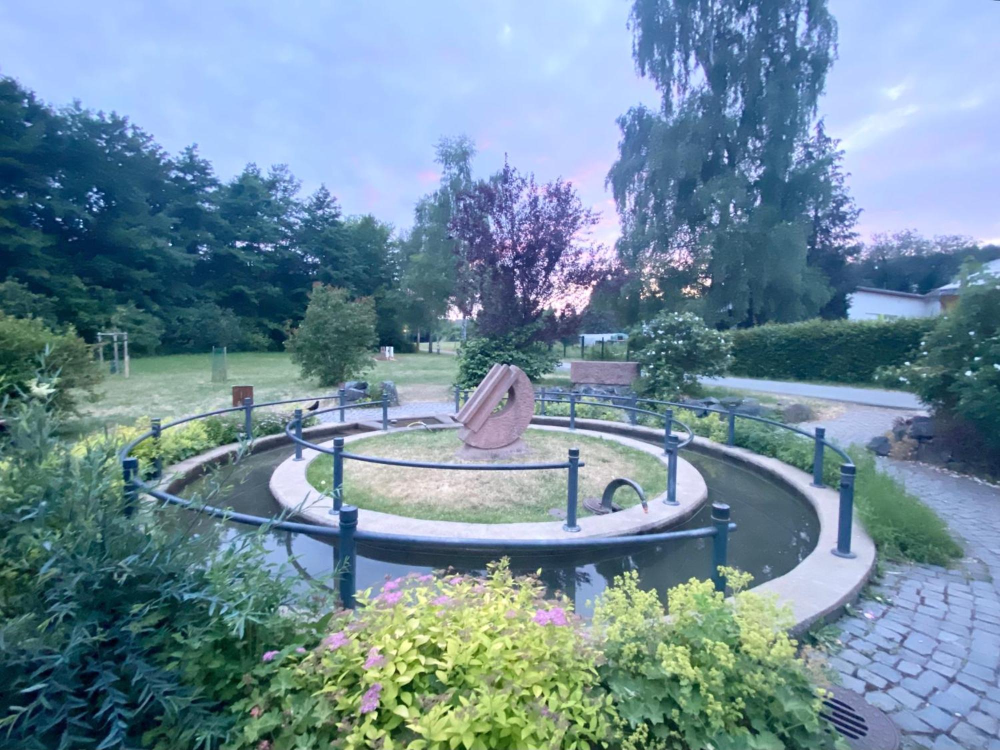 Fruehstueckspension Zur Krone Bad Endbach Bagian luar foto